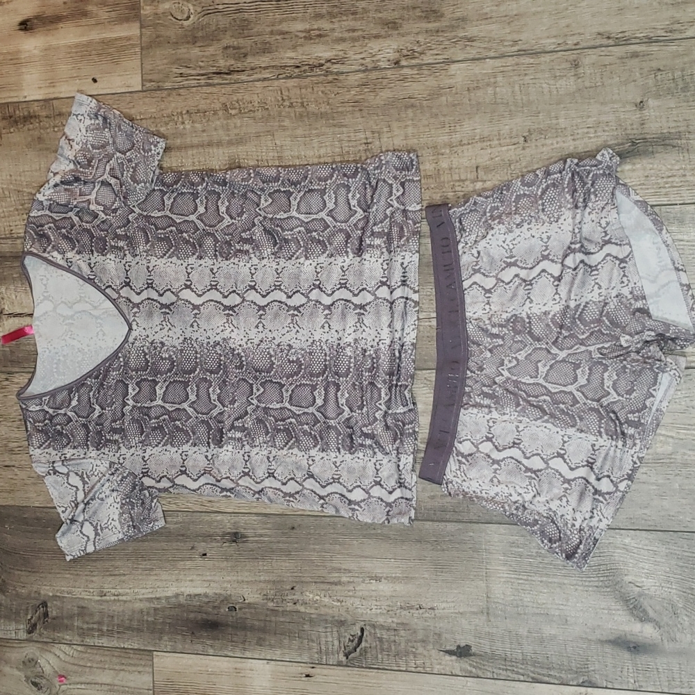 Vince Camuto-printed T-shirt and shorts Pajam